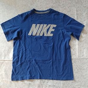 Nike T-shirt